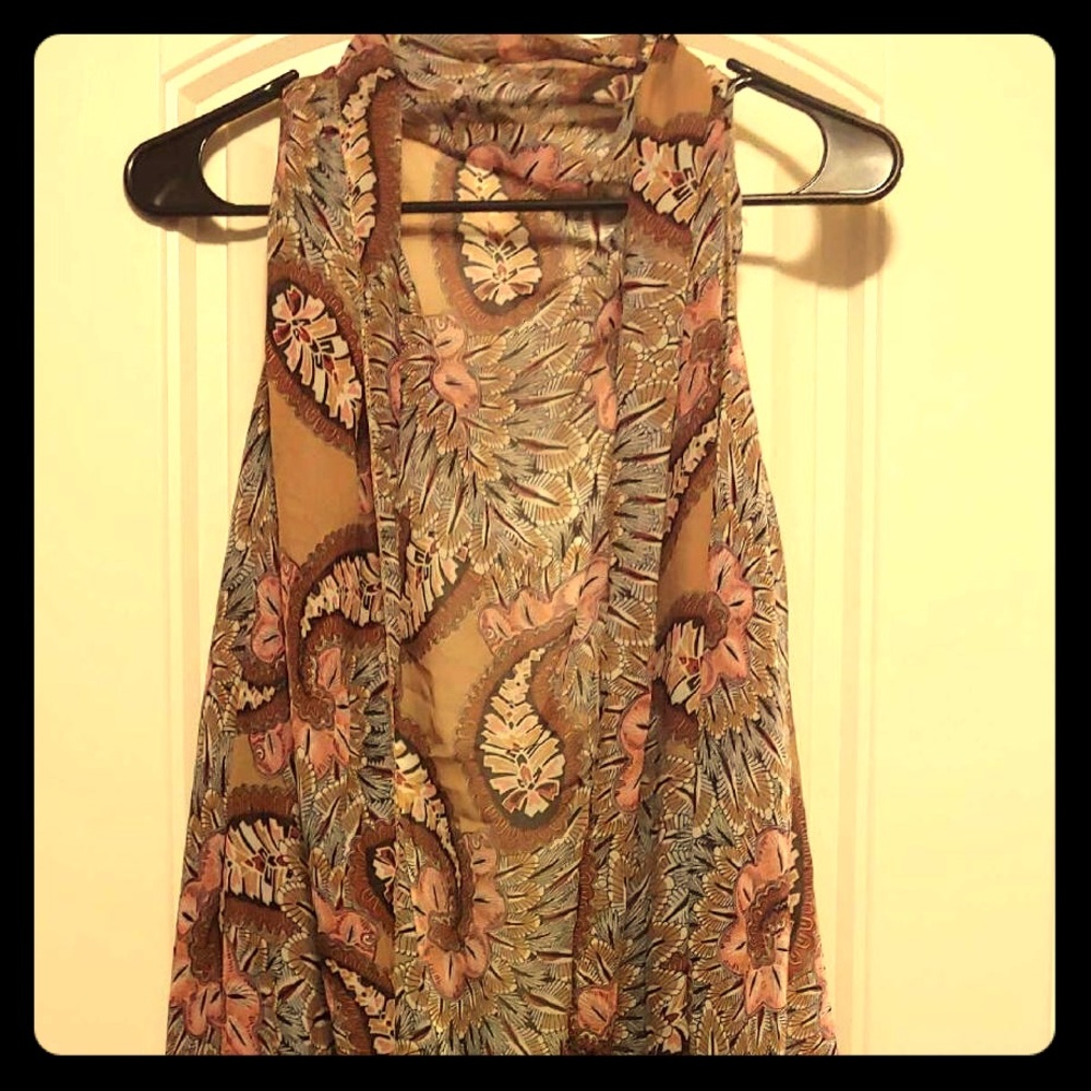 ***NWOT***Earth tone Paisley Printed Over Piece